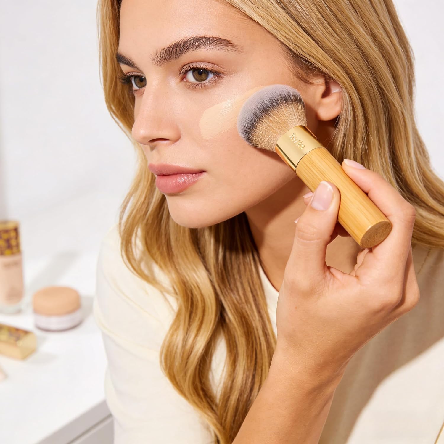 Flawless Airbrush Makeup Brush for Full Coverage Foundation
